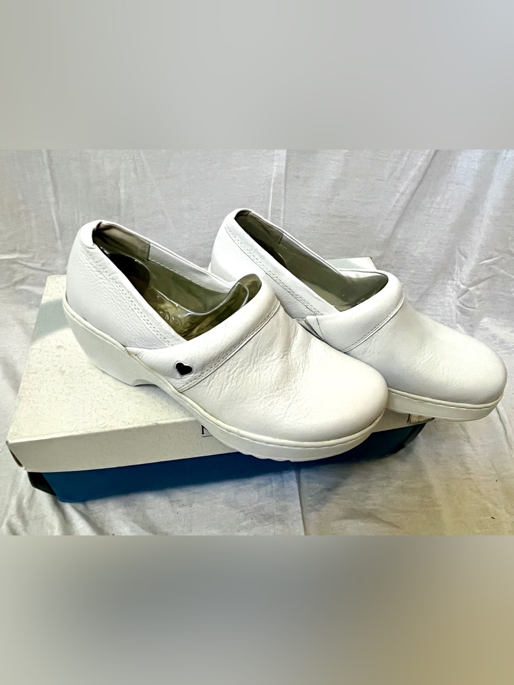 Nurse Mates Callie White Leather Upper Medical Work Clogs Women’s Size 6M